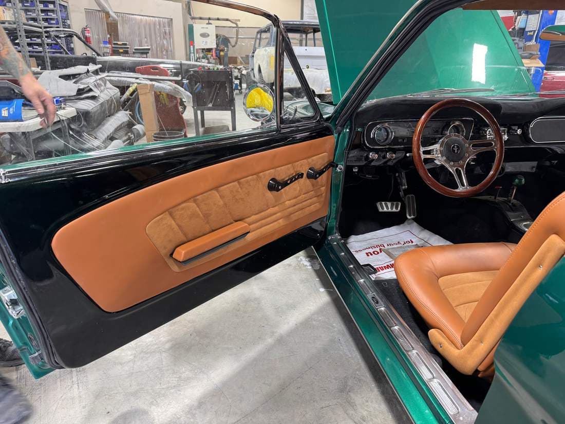 CUSTOM INTERIOR — DOOR & DASH